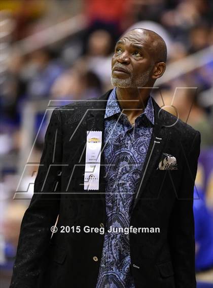Thumbnail 3 in Eastside College Prep vs. La Jolla Country Day (CIF State D5 Final) photogallery.
