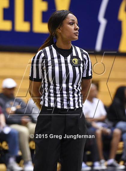 Thumbnail 2 in Eastside College Prep vs. La Jolla Country Day (CIF State D5 Final) photogallery.