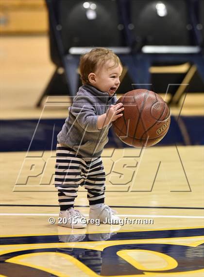 Thumbnail 2 in Eastside College Prep vs. La Jolla Country Day (CIF State D5 Final) photogallery.