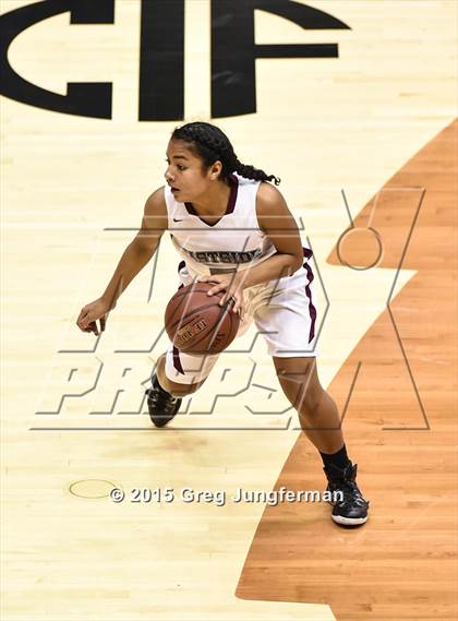 Thumbnail 3 in Eastside College Prep vs. La Jolla Country Day (CIF State D5 Final) photogallery.