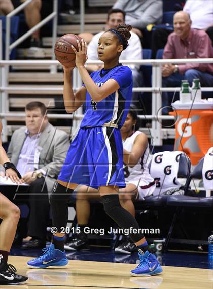 Thumbnail 3 in Eastside College Prep vs. La Jolla Country Day (CIF State D5 Final) photogallery.