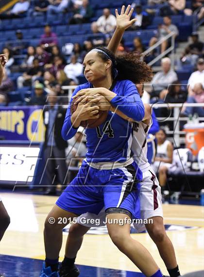Thumbnail 1 in Eastside College Prep vs. La Jolla Country Day (CIF State D5 Final) photogallery.