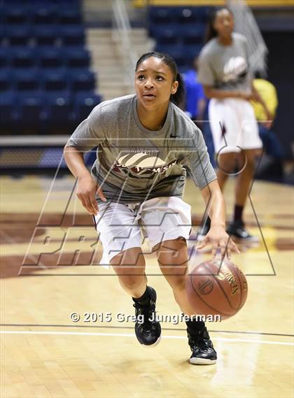 Thumbnail 2 in Eastside College Prep vs. La Jolla Country Day (CIF State D5 Final) photogallery.