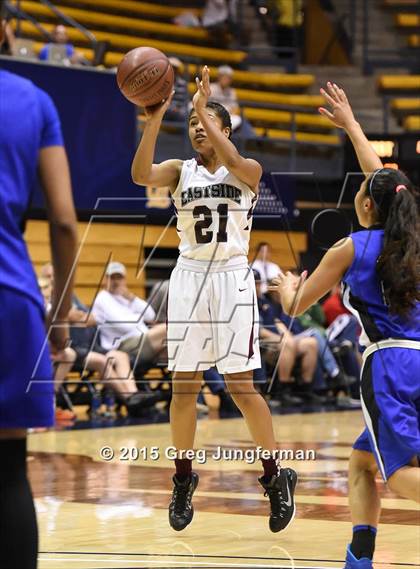 Thumbnail 2 in Eastside College Prep vs. La Jolla Country Day (CIF State D5 Final) photogallery.