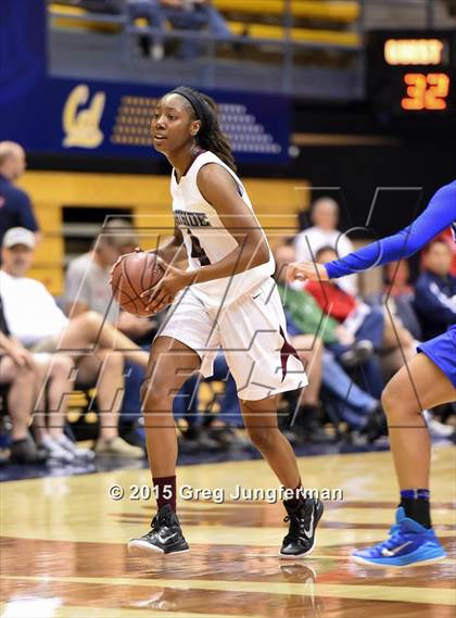 Thumbnail 3 in Eastside College Prep vs. La Jolla Country Day (CIF State D5 Final) photogallery.