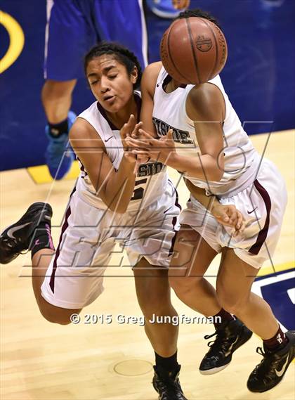 Thumbnail 1 in Eastside College Prep vs. La Jolla Country Day (CIF State D5 Final) photogallery.