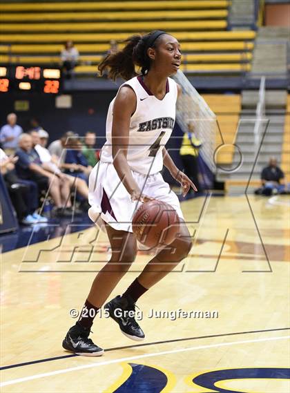 Thumbnail 3 in Eastside College Prep vs. La Jolla Country Day (CIF State D5 Final) photogallery.