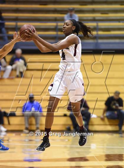 Thumbnail 1 in Eastside College Prep vs. La Jolla Country Day (CIF State D5 Final) photogallery.