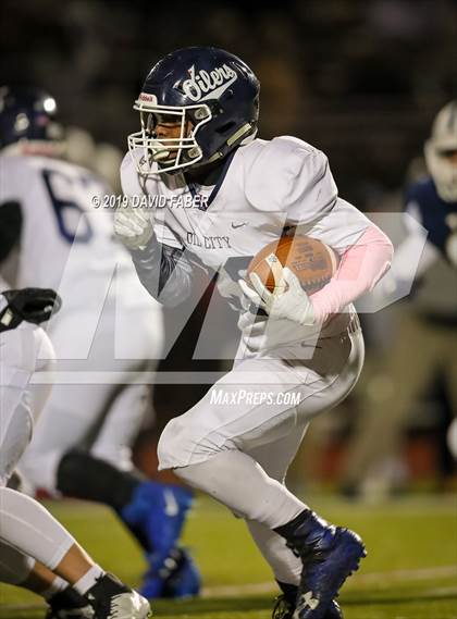 Thumbnail 1 in Oil City vs. Hollidaysburg photogallery.