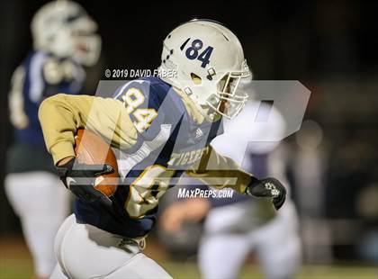 Thumbnail 3 in Oil City vs. Hollidaysburg photogallery.