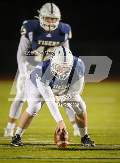 Thumbnail 1 in Oil City vs. Hollidaysburg photogallery.