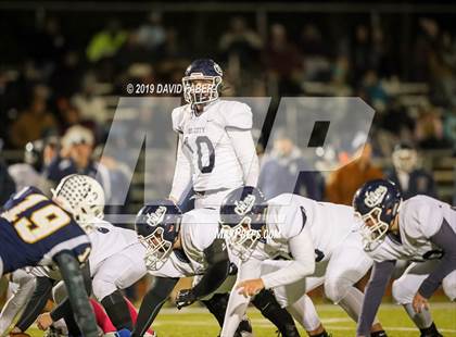Thumbnail 1 in Oil City vs. Hollidaysburg photogallery.