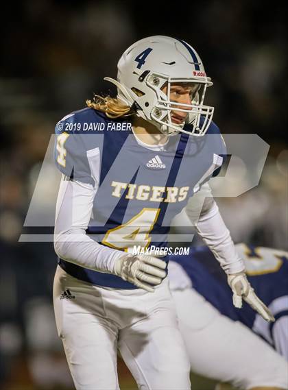 Thumbnail 2 in Oil City vs. Hollidaysburg photogallery.
