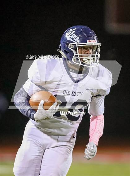 Thumbnail 1 in Oil City vs. Hollidaysburg photogallery.