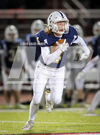 Thumbnail 2 in Oil City vs. Hollidaysburg photogallery.
