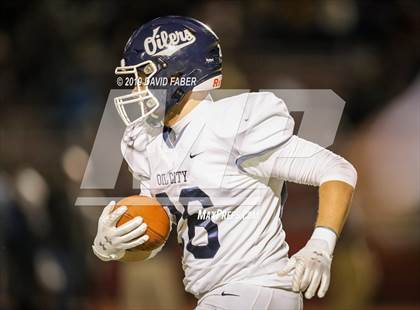 Thumbnail 2 in Oil City vs. Hollidaysburg photogallery.