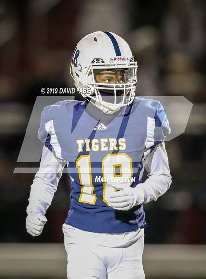 Thumbnail 1 in Oil City vs. Hollidaysburg photogallery.