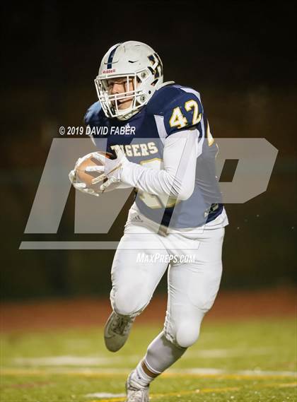 Thumbnail 1 in Oil City vs. Hollidaysburg photogallery.