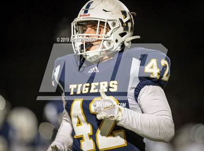 Thumbnail 3 in Oil City vs. Hollidaysburg photogallery.