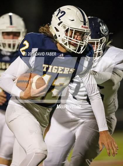 Thumbnail 3 in Oil City vs. Hollidaysburg photogallery.