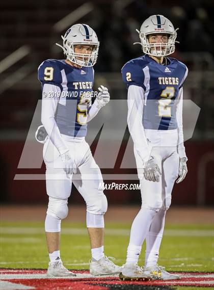 Thumbnail 2 in Oil City vs. Hollidaysburg photogallery.