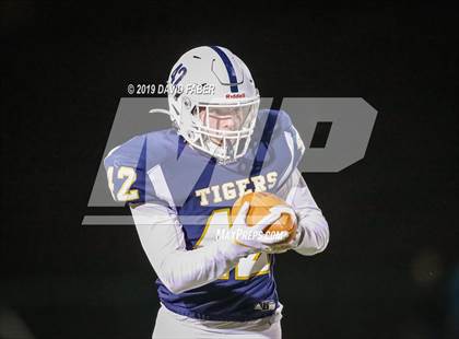 Thumbnail 2 in Oil City vs. Hollidaysburg photogallery.