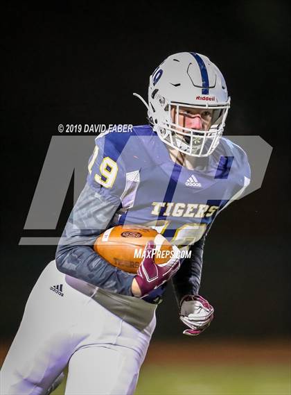 Thumbnail 2 in Oil City vs. Hollidaysburg photogallery.