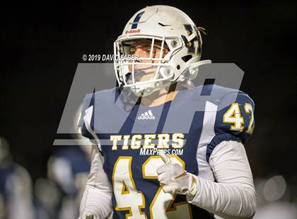 Thumbnail 2 in Oil City vs. Hollidaysburg photogallery.