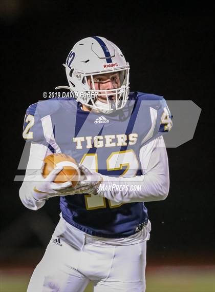 Thumbnail 3 in Oil City vs. Hollidaysburg photogallery.