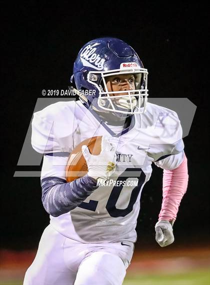 Thumbnail 3 in Oil City vs. Hollidaysburg photogallery.