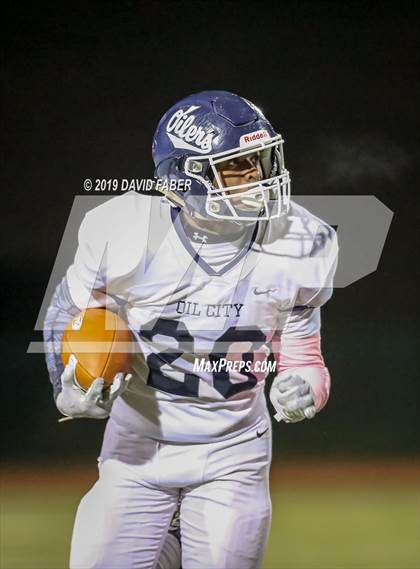 Thumbnail 1 in Oil City vs. Hollidaysburg photogallery.