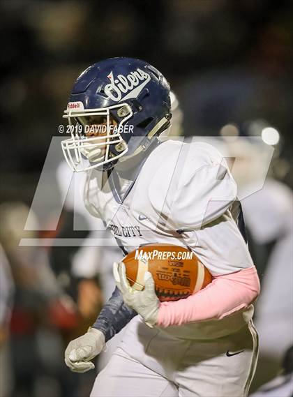 Thumbnail 1 in Oil City vs. Hollidaysburg photogallery.