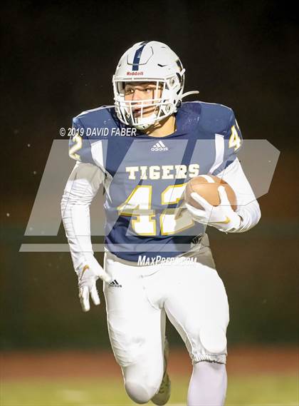 Thumbnail 3 in Oil City vs. Hollidaysburg photogallery.