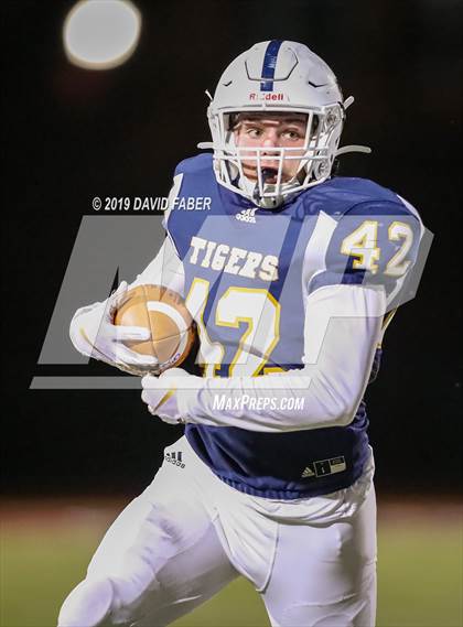 Thumbnail 1 in Oil City vs. Hollidaysburg photogallery.