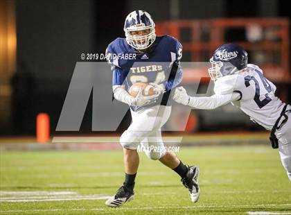 Thumbnail 2 in Oil City vs. Hollidaysburg photogallery.