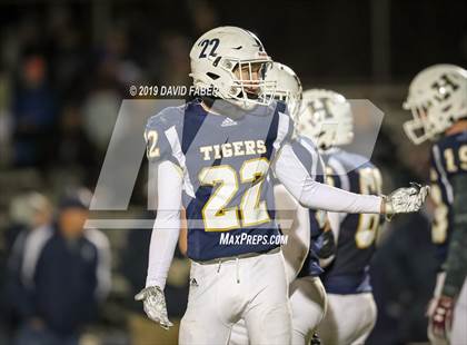 Thumbnail 3 in Oil City vs. Hollidaysburg photogallery.