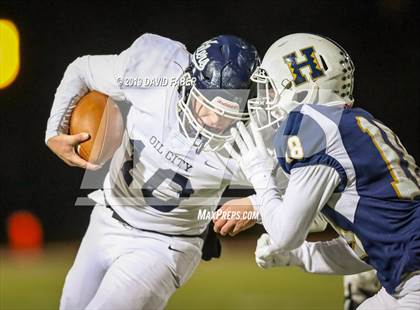 Thumbnail 2 in Oil City vs. Hollidaysburg photogallery.