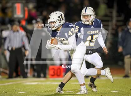 Thumbnail 2 in Oil City vs. Hollidaysburg photogallery.