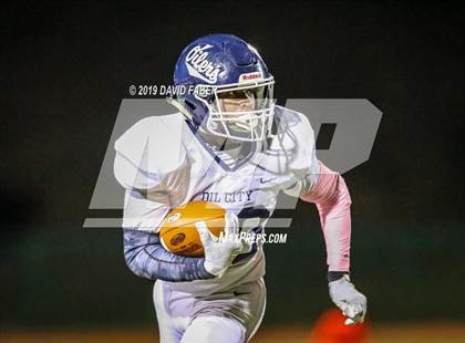 Thumbnail 3 in Oil City vs. Hollidaysburg photogallery.