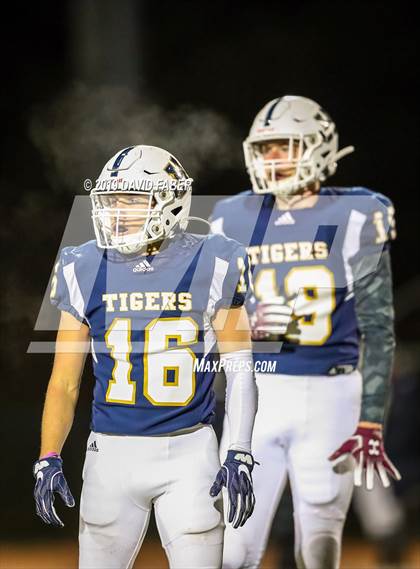 Thumbnail 1 in Oil City vs. Hollidaysburg photogallery.