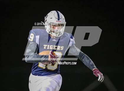 Thumbnail 3 in Oil City vs. Hollidaysburg photogallery.