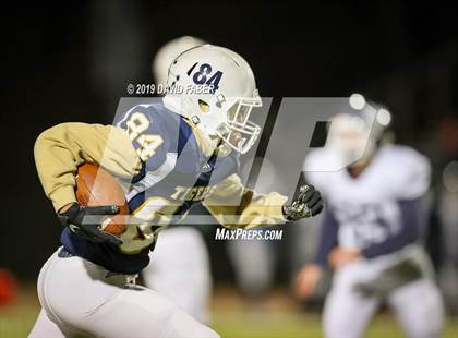 Thumbnail 2 in Oil City vs. Hollidaysburg photogallery.