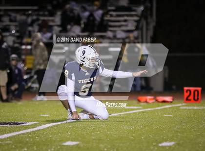 Thumbnail 2 in Oil City vs. Hollidaysburg photogallery.