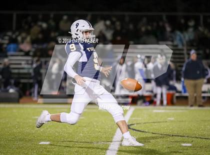 Thumbnail 3 in Oil City vs. Hollidaysburg photogallery.