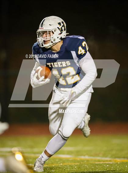 Thumbnail 3 in Oil City vs. Hollidaysburg photogallery.