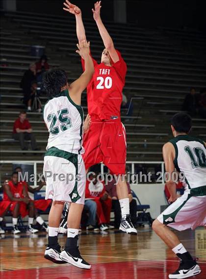 Thumbnail 3 in Taft vs Pasadena (McDonalds Texas Invitational) photogallery.