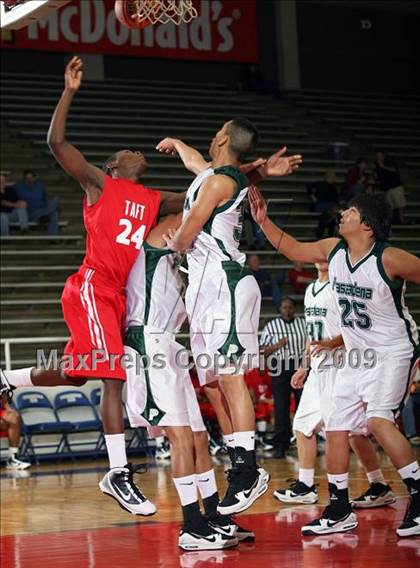 Thumbnail 3 in Taft vs Pasadena (McDonalds Texas Invitational) photogallery.