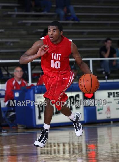 Thumbnail 2 in Taft vs Pasadena (McDonalds Texas Invitational) photogallery.