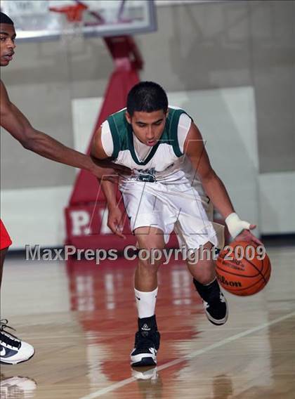 Thumbnail 2 in Taft vs Pasadena (McDonalds Texas Invitational) photogallery.
