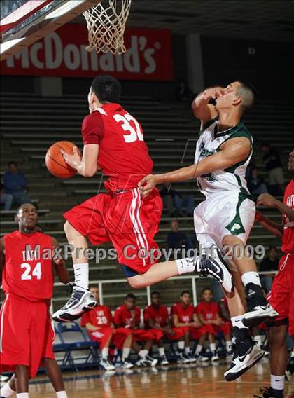 Thumbnail 3 in Taft vs Pasadena (McDonalds Texas Invitational) photogallery.